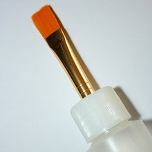 Load image into Gallery viewer, Squeeze and Flo Bottle Brush  - Flat 1/2"
